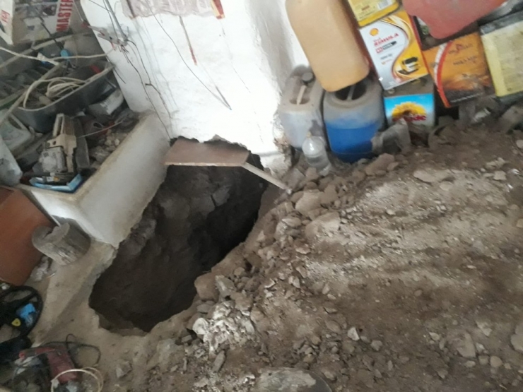 72 Yaşındaki Şüphelinin Evinde Bizans-roma Dönemine Ait Sikke Çıktı