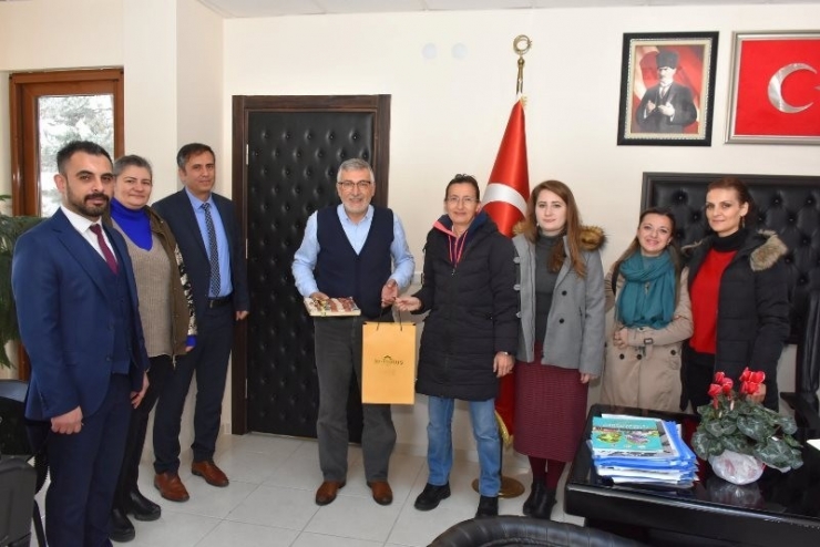 Futsalcı Başarılı Öğretmenlerden Bozkurt’a Teşekkür Ziyareti