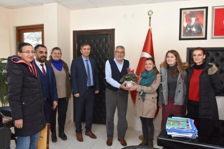 Futsalcı Başarılı Öğretmenlerden Bozkurt’a Teşekkür Ziyareti