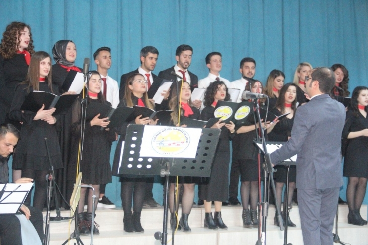 Hakkari Güzel Sanatlar Lisesinden Muhteşem Konser