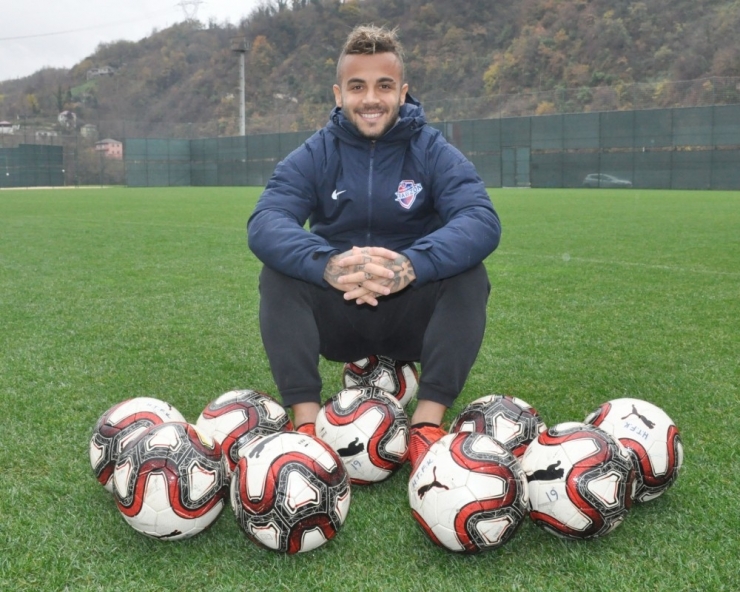 Mercan Çam: "Vefalı İnsanları Yarı Yolda Bırakmam"