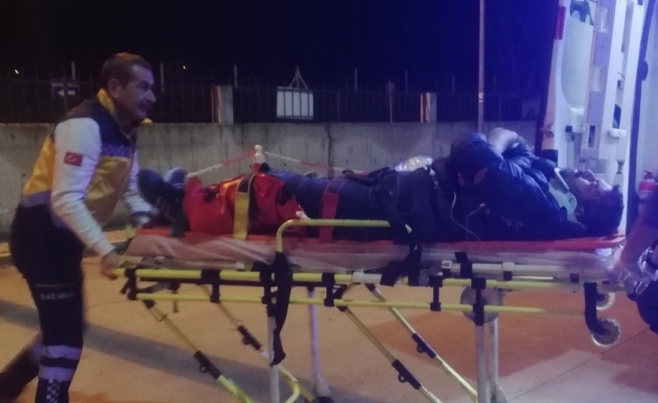 Polisin “Dur“ İhtarına Uymayan Otomobil Sürücüsü Kaza Yaptı