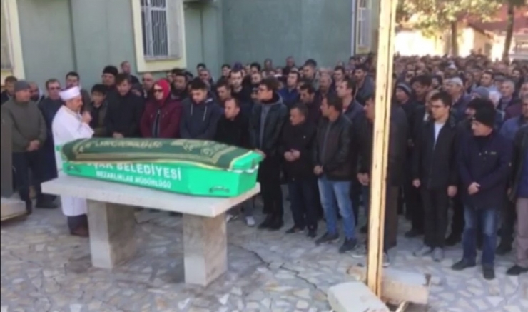 Soba Yakarken Yanlışlıkla Alev Alan Adamın Cenazesi Toprağa Verildi