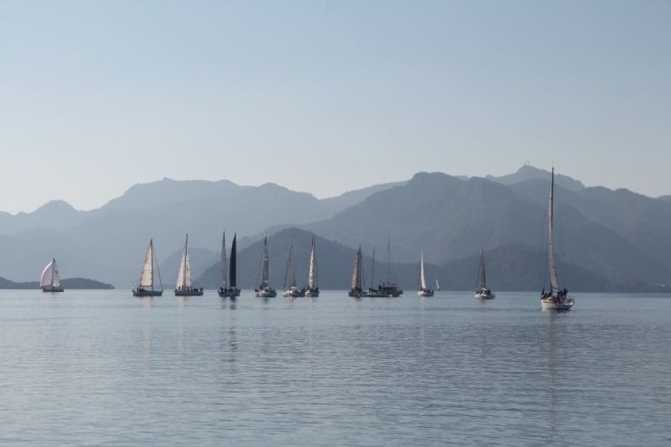 Burhanettin Tekdağ Yıl Sonu Kupası Yat Yarışlarının İlk Günü Rüzgarsız Bitti