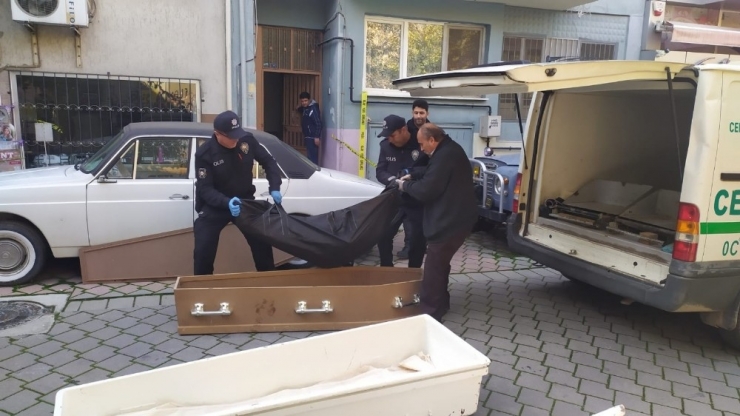 Yabancı Uyruklu Şahıs 2 Arkadaşını Yataklarında Uyurken Öldürdü