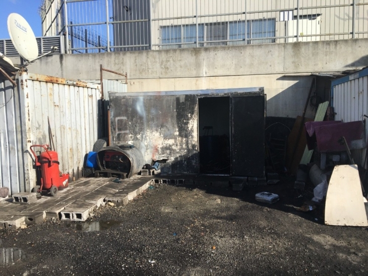 İstanbul’da ’10 Numara Yağ’ Operasyonu: 2 Gözaltı