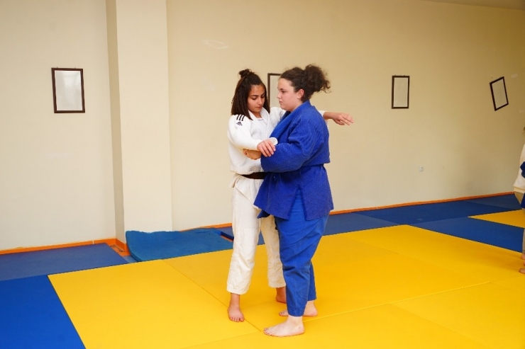 Kadına Şiddet İçeren Filmden Etkilendi Judoya Başladı