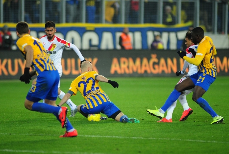 Süper Lig: Mke Ankaragücü: 1 - Göztepe: 3 (Maç Sonucu)