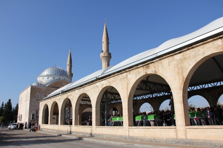 Ukrayna’da Donarak Ölen Türk Adıyaman’da Defnedildi