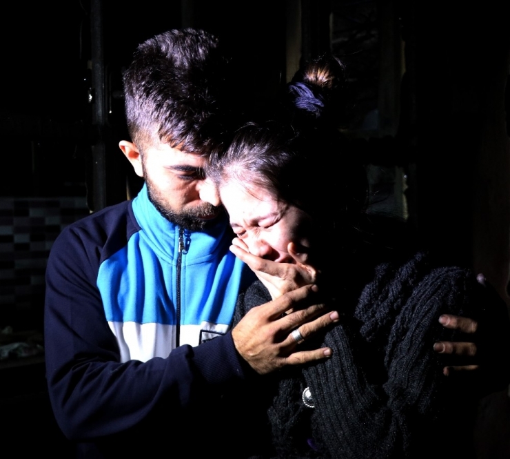 Evleri Yanan Çiftin Gözyaşları
