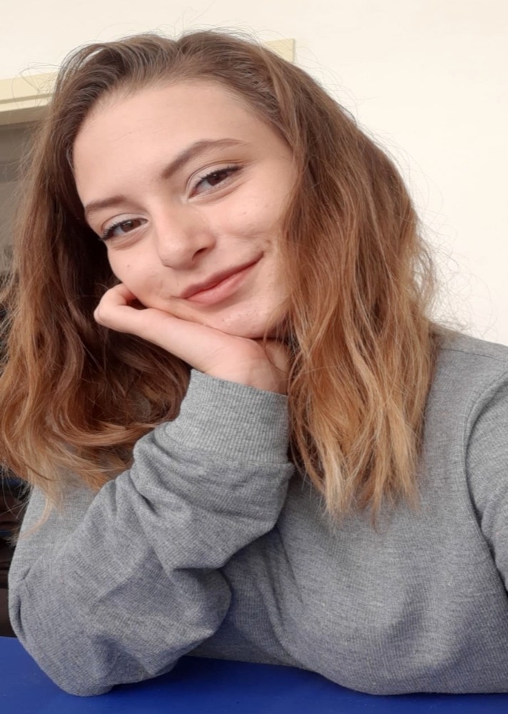 İzmir’de 17 Yaşındaki Genç Kızdan 12 Gündür Haber Alınamıyor