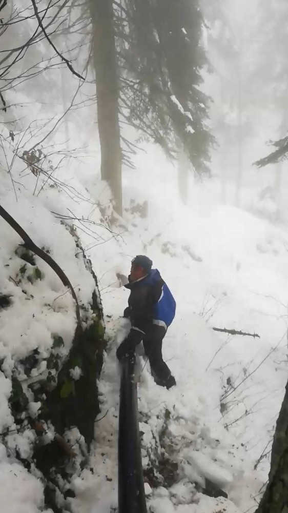 Kayıp Dağcıların Montunun Bulunduğu Bölge Aranıyor