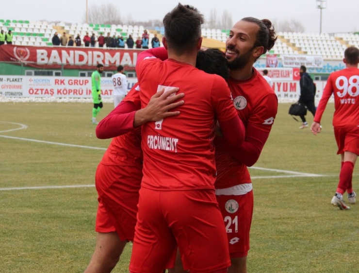 Tff 2. Lig: Sivas Belediyespor: 3 - Bandırmaspor: 0