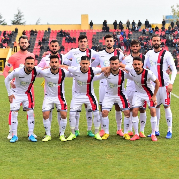 Uşakspor, Karabükpor’u 3-0 Mağlup Etti