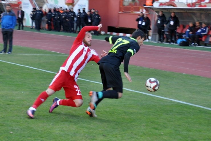 Tff 2. Lig: Gümüşhanespor: 3 - Şanlıurfaspor: 1