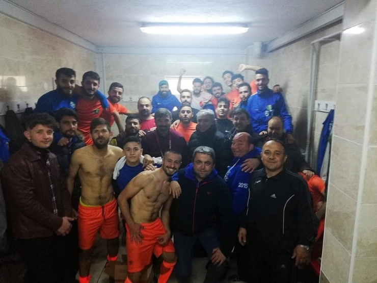 Trafik Kazası Geçirdi, Takımını Yalnız Bırakmadı