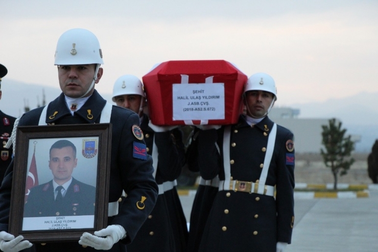 Bingöl’de Kuleden Düşerek Şehit Olan Astsubay Memleketine Uğurlandı
