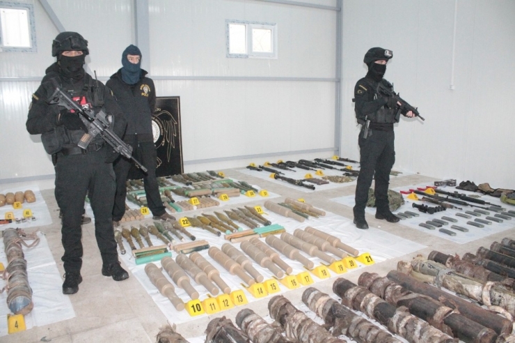 Diyarbakır’da Pkk Cephaneliği Ele Geçirildi