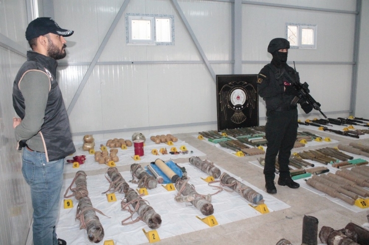 Diyarbakır’da Pkk Cephaneliği Ele Geçirildi