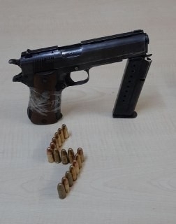 Dur İhtarına Uymayan Araçta Tabanca Ve Uyuşturucu Ele Geçirildi