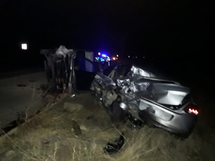 İşçi Servisi Otomobille Çarpıştı: 16 Yaralı