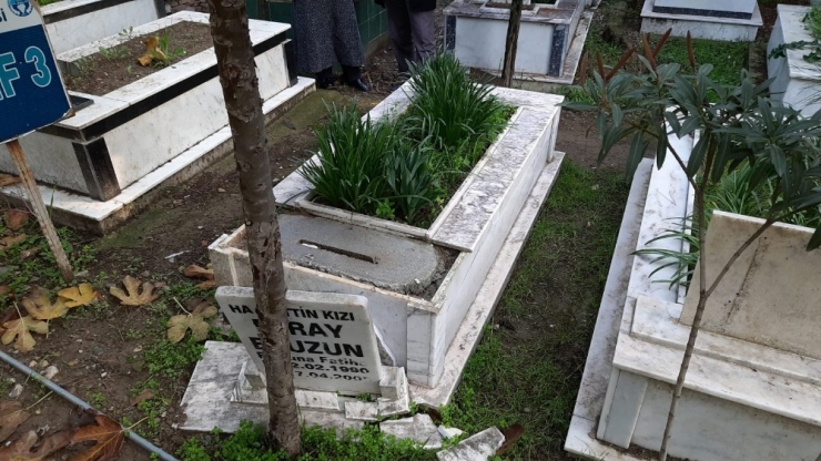 Manisa’da Mezar Taşı Ve Çeşmeleri Parçaladılar