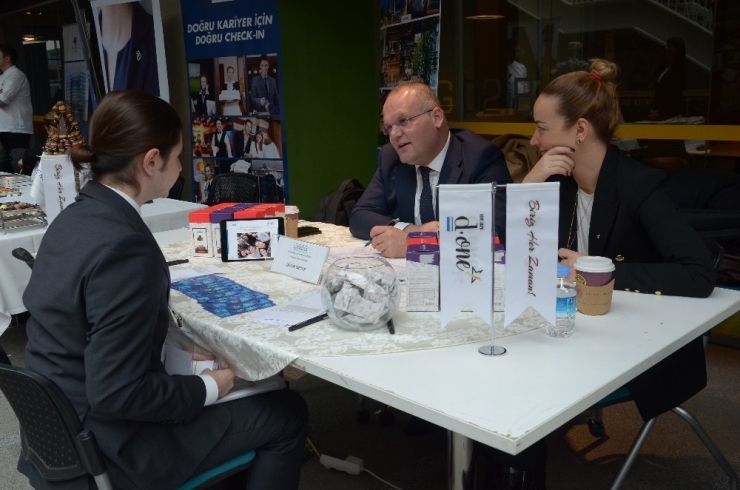 Otel Ve Yiyecek İçecek Endüstrisinin Öncü İşletmeleri Özyeğin Üniversitesi’nde Öğrencilerle Buluştu