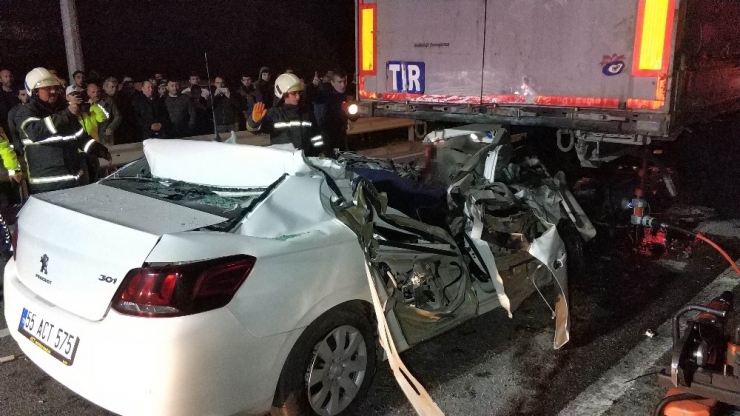 Samsun’da Otomobil Tırın Altına Girdi: 1 Ölü