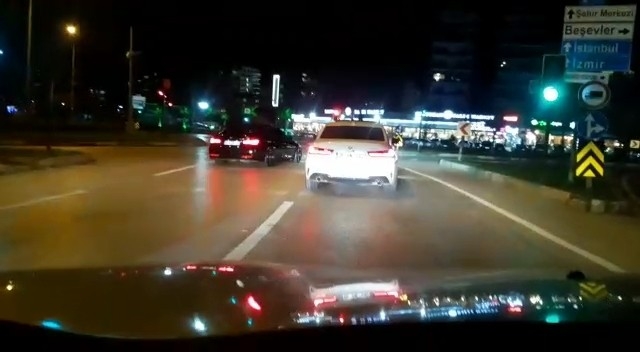 Bursa’da Drift Yapan Sürücüler Emniyetten Kaçamadı