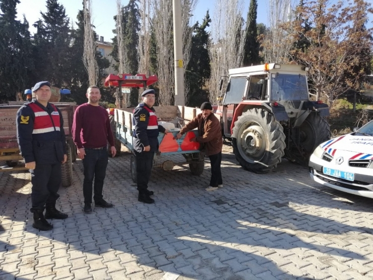 Çal’da Traktör Ve İş Makinelerine Yönelik Reflektör Denetimi