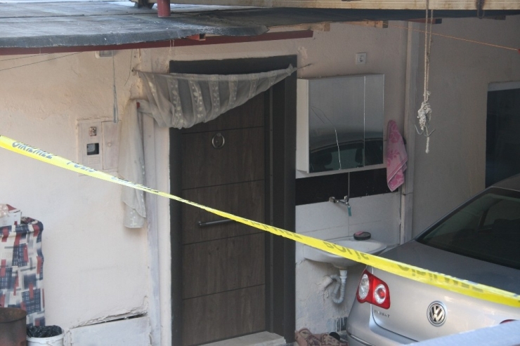 Yalnız Yaşayan Kadın Evinde Ölü Bulundu