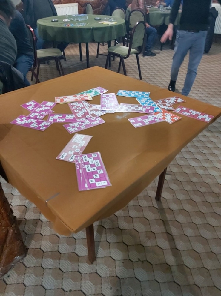 Dernekte Kumar Oynayanlar Yakalandı