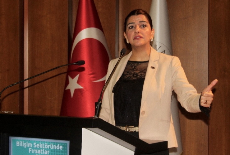 Özden: "Yazılımcı Sayımızı Artırmak Zorundayız"