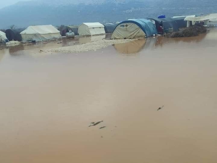İdlib’teki Kampları Sel Vurdu