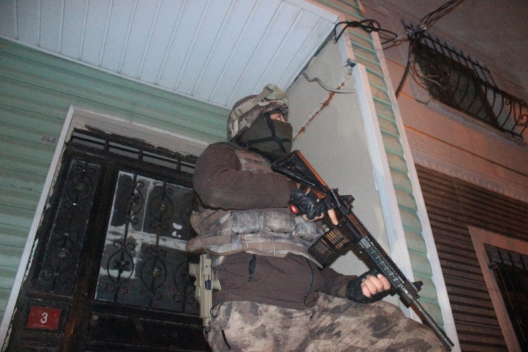 İstanbul’da Silahlı Suç Örgütüne Operasyon Gözaltılar Var