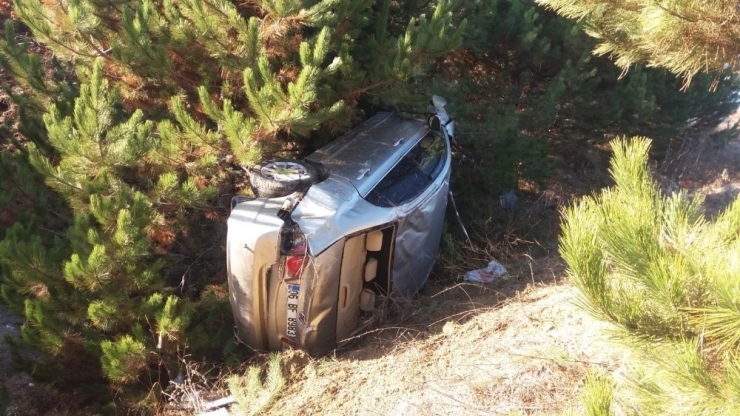 Pazarlar’da Trafik Kazası: 3 Yaralı