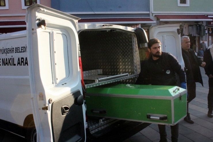 Şehir Merkezindeki Tuvalette Kalp Krizi Geçirerek Hayatını Kaybetti