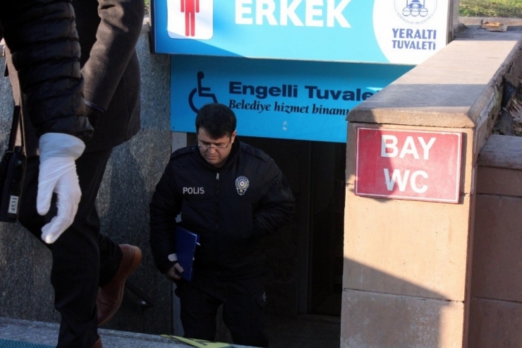 Şehir Merkezindeki Tuvalette Kalp Krizi Geçirerek Hayatını Kaybetti