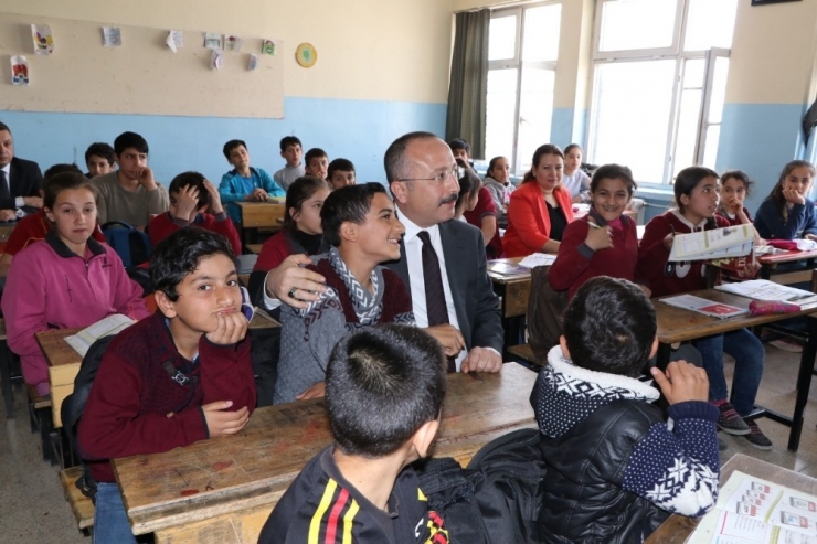 Siirt Valiliği, “Siirt Okuyor” Kitap Okuma Kampanyası Başlattı