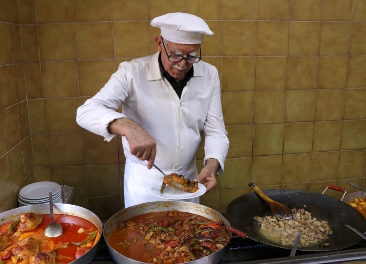 45 Yıldır Herkesi Doyurdu Ama İşine Doyamadı