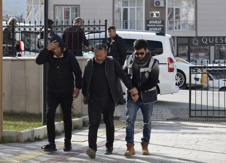 Burdur’da Masaj Salonuna Fuhuş Operasyonu: 2 Tutuklama