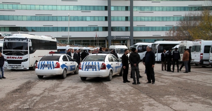 Elazığ’da Mini Terminalde Bıçakla Kavga: 2 Yaralı