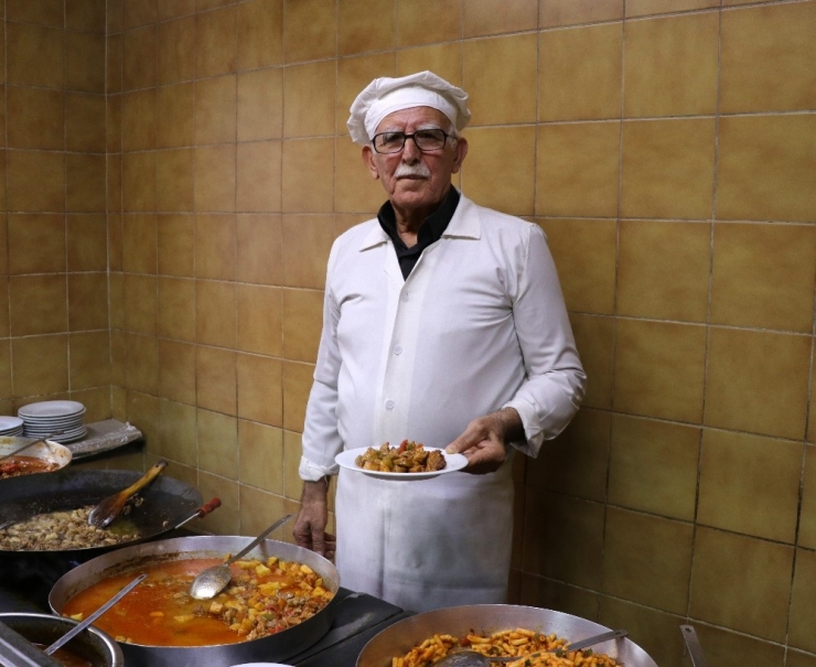 45 Yıldır Herkesi Doyurdu Ama İşine Doyamadı