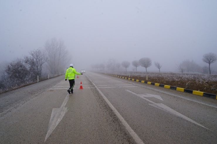 Kastamonu’da Yoğun Sis Kazaları Beraberinde Getirdi: 2 Yaralı