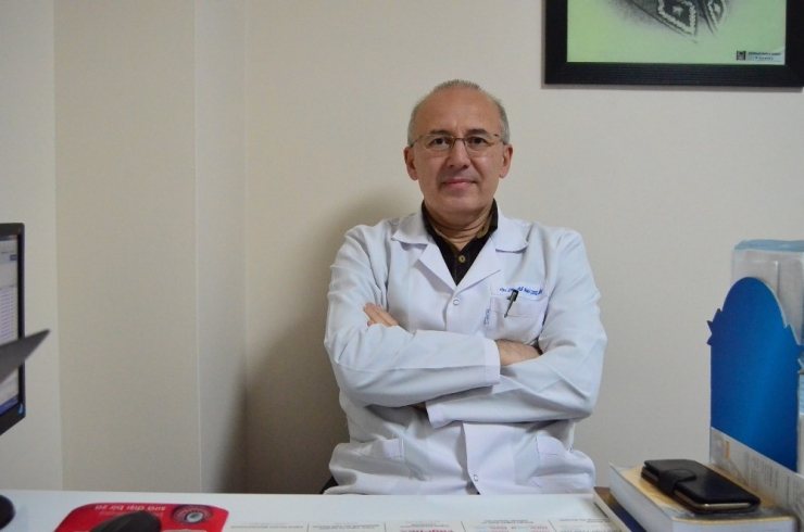 Hem Kan Veriyor, Hem Hayat Kurtarıyor