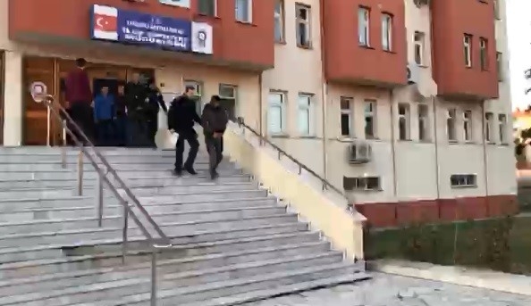Tavşanlı’da Hırsızlık Şüphelisi 2 Kişi Tutuklandı