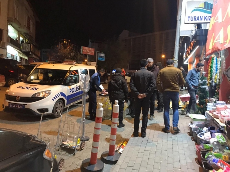 Hem İşgal Etti Hem De Ceza Yazan Zabıtayla Tartıştı