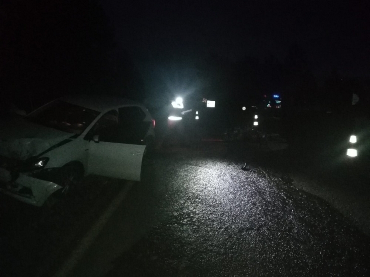 Motosikletle Otomobil Kafa Kafaya Çarpıştı: 1 Ölü