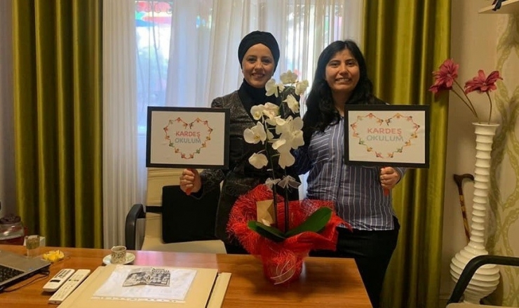 Kardeş Okul Öğrencileri İle Birlikte Tiyatro İzlediler