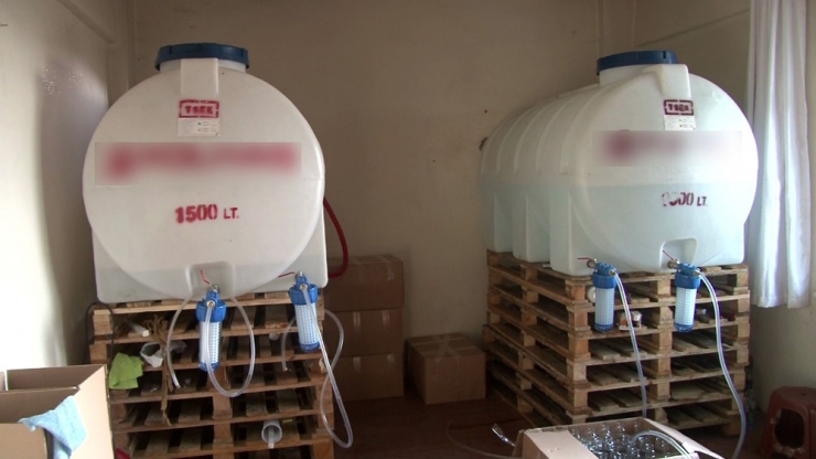 Arnavutköy’de Sahte İçki Deposuna Baskın